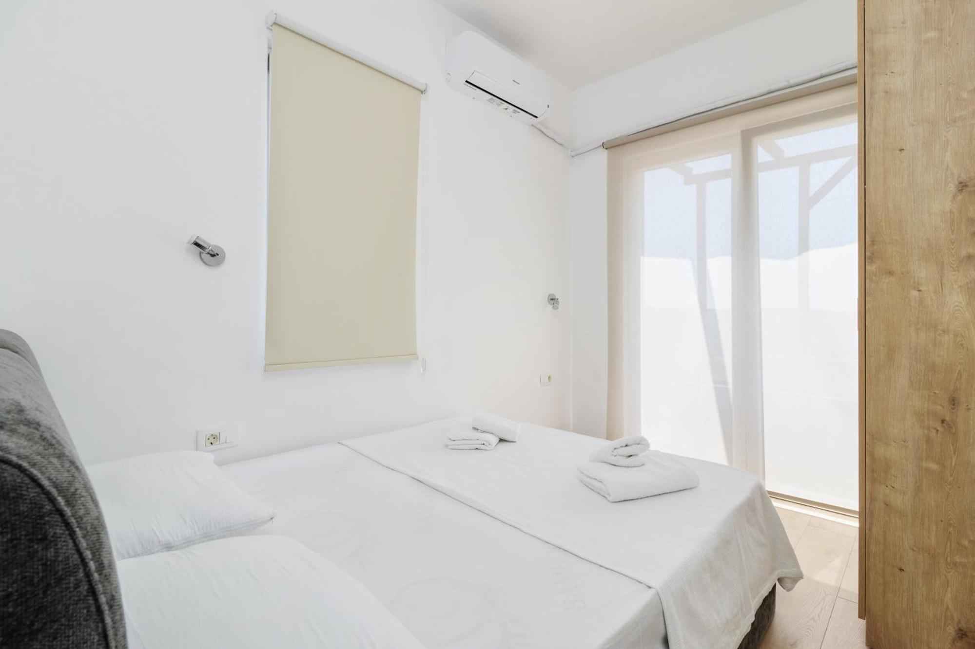 Aparthotel Adriatic Heights à Kavač Extérieur photo